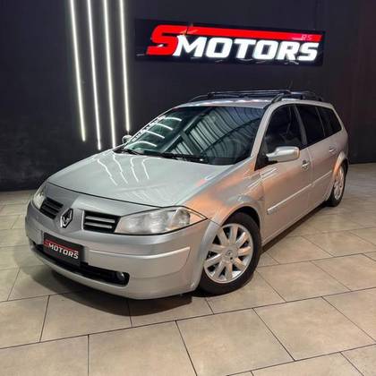 RENAULT MEGANE 1.6 DYNAMIQUE GRAND TOUR 16V FLEX 4P MANUAL RENAULT MEGANE 1.6 DYNAMIQUE GRAND TOUR 16V FLEX 4P MANUAL